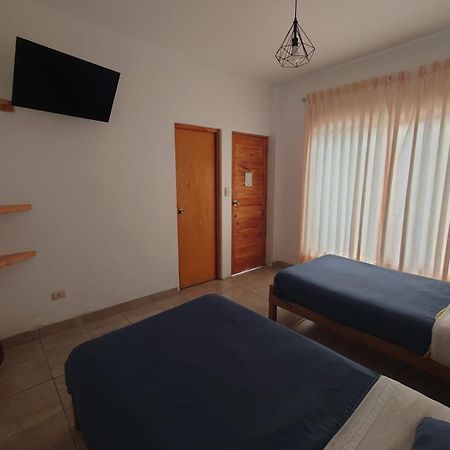Ravenala Paracas Hostel Екстериор снимка