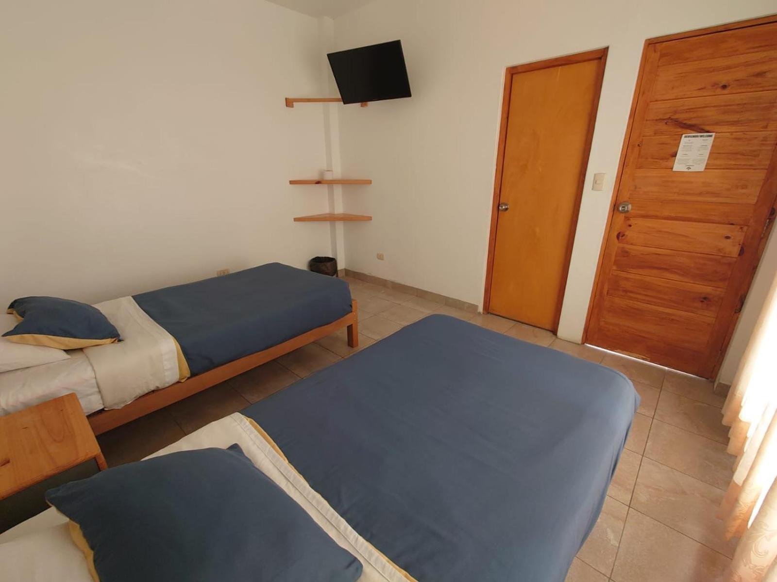 Ravenala Paracas Hostel Екстериор снимка